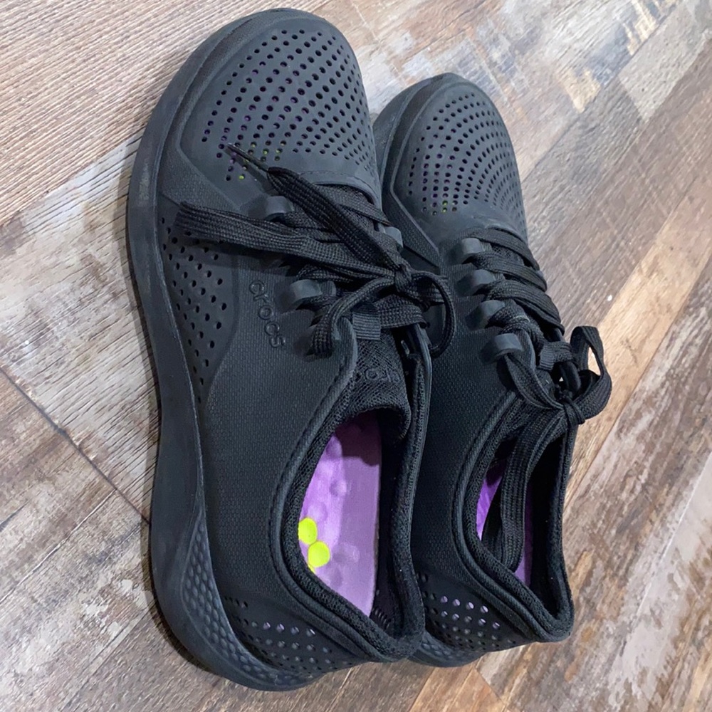 Croc tennis shoes